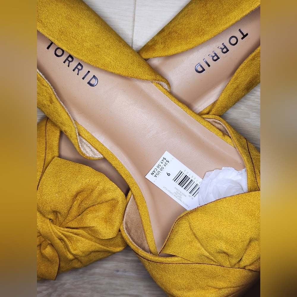 Torrid Yellow Flats Size 9 W